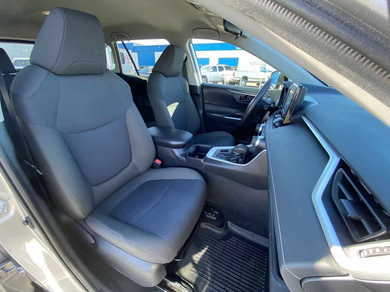 Thumbnail: 2022 Toyota RAV4 - 23