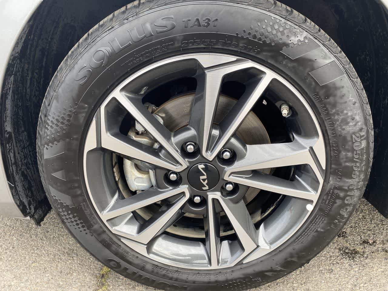 Thumbnail: 2024 Kia Forte - 10