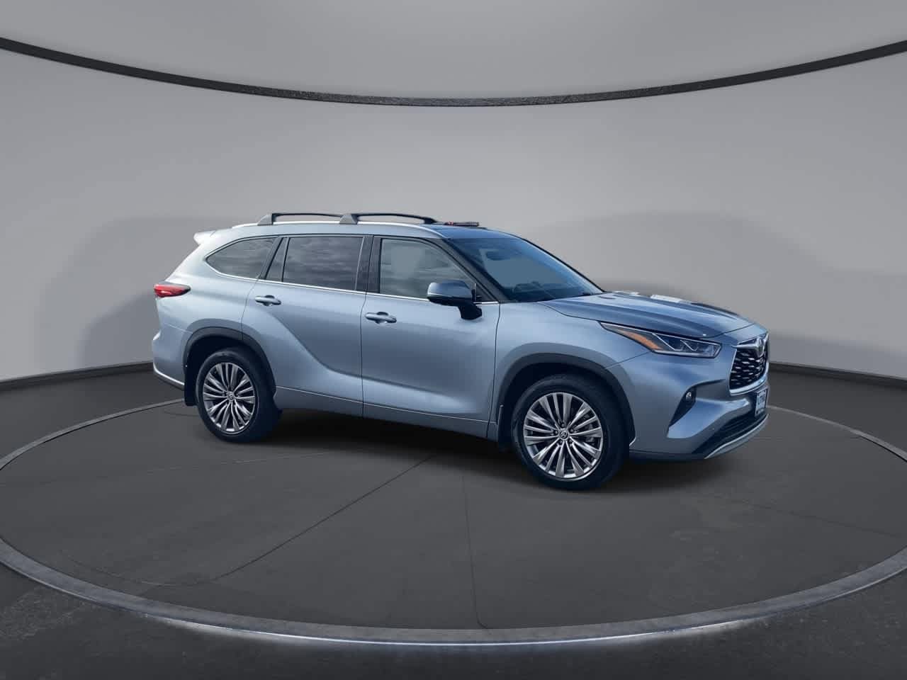 Thumbnail: 2021 Toyota Highlander - 3