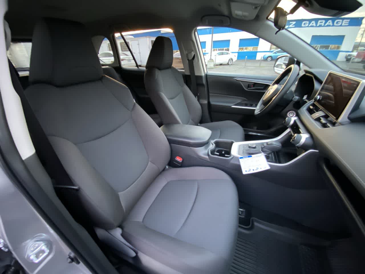 Thumbnail: 2025 Toyota RAV4 - 23