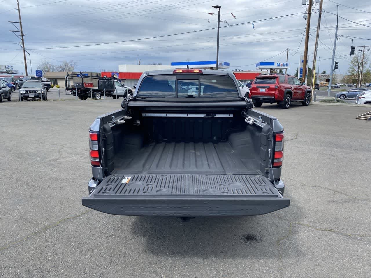 Thumbnail: 2022 Nissan Frontier - 22