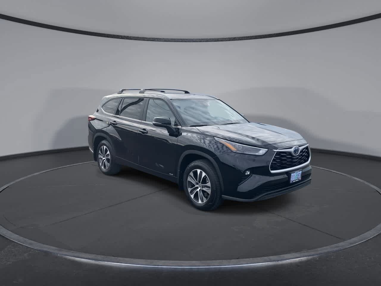 2024 Toyota Highlander Hybrid XLE photo 2