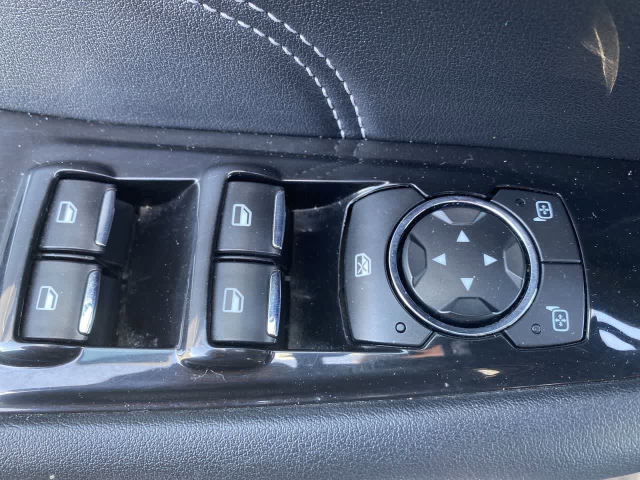 Thumbnail: 2019 Ford Edge - 13