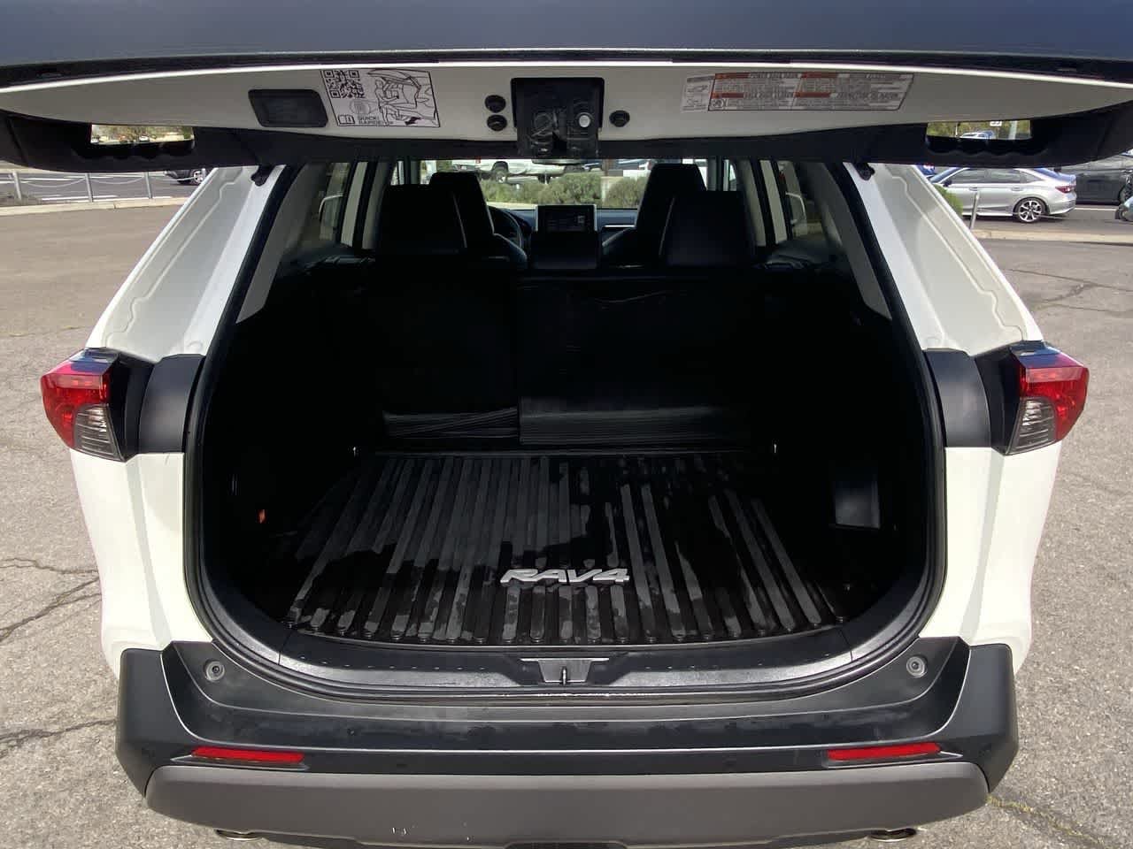 Thumbnail: 2021 Toyota RAV4 - 23