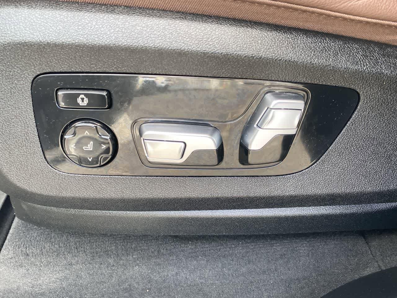 Thumbnail: 2022 BMW X5 - 12