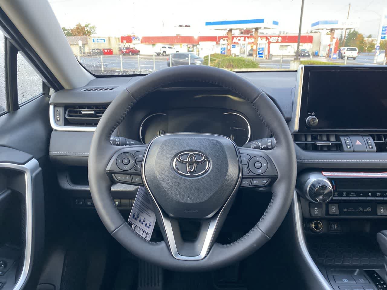 Thumbnail: 2025 Toyota RAV4 - 14