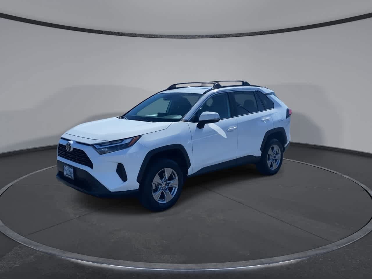 2022 Toyota RAV4 XLE photo 4