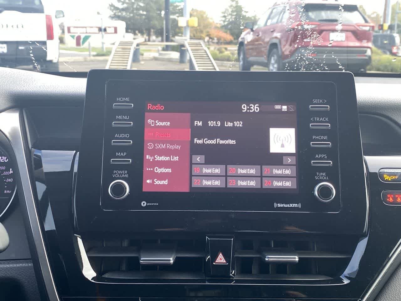 Thumbnail: 2022 Toyota Camry - 16