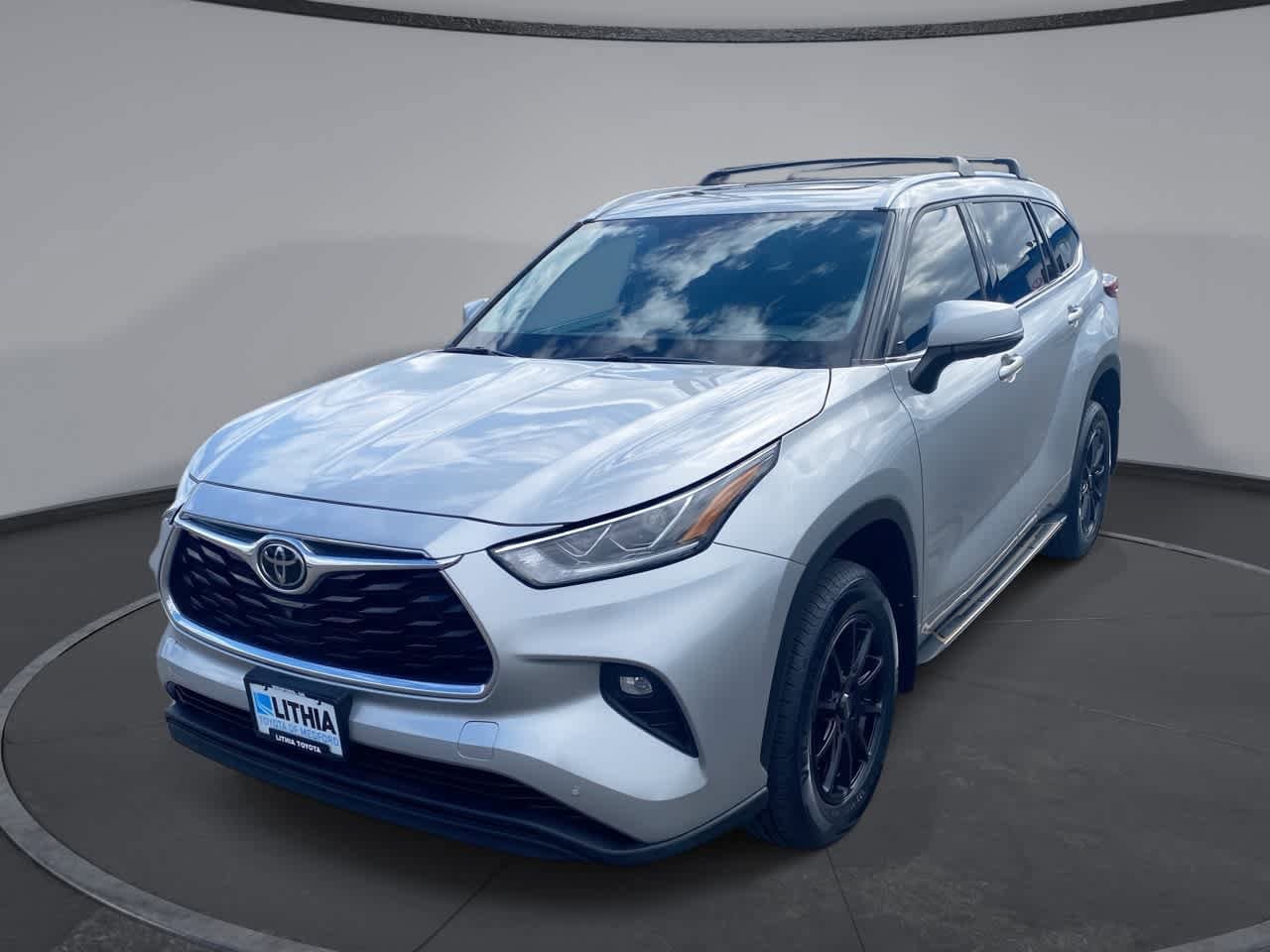 Thumbnail: 2022 Toyota Highlander - 1