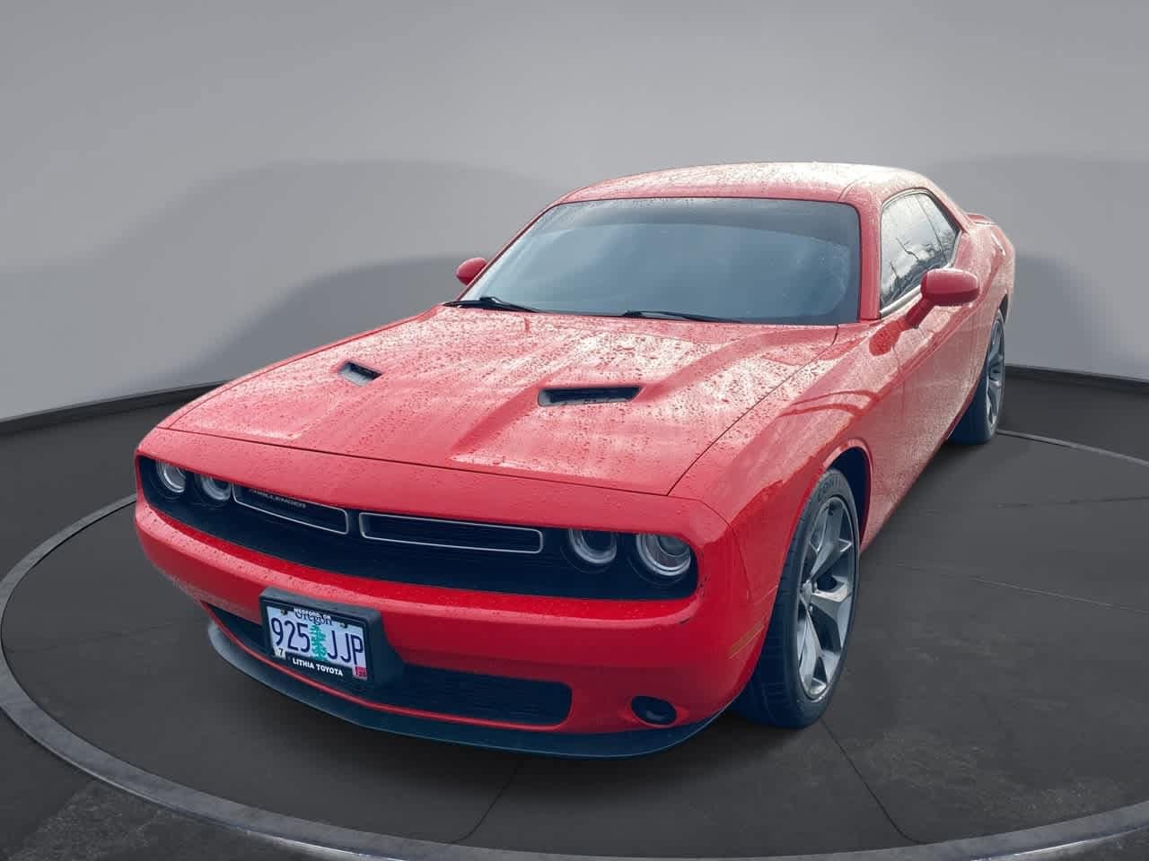 2016 Dodge Challenger SXT's photo