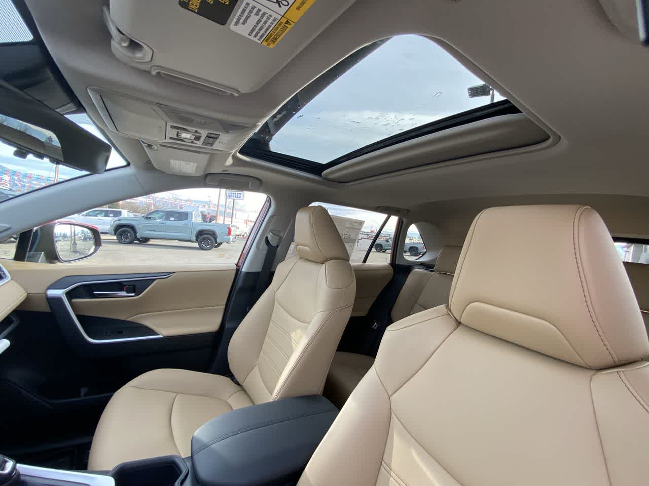 Thumbnail: 2025 Toyota RAV4 - 21