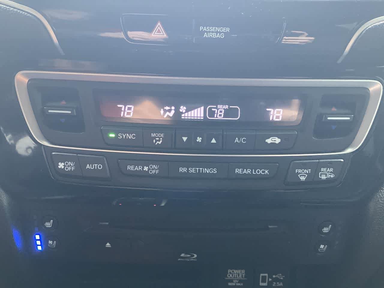 Thumbnail: 2019 Honda Pilot - 19