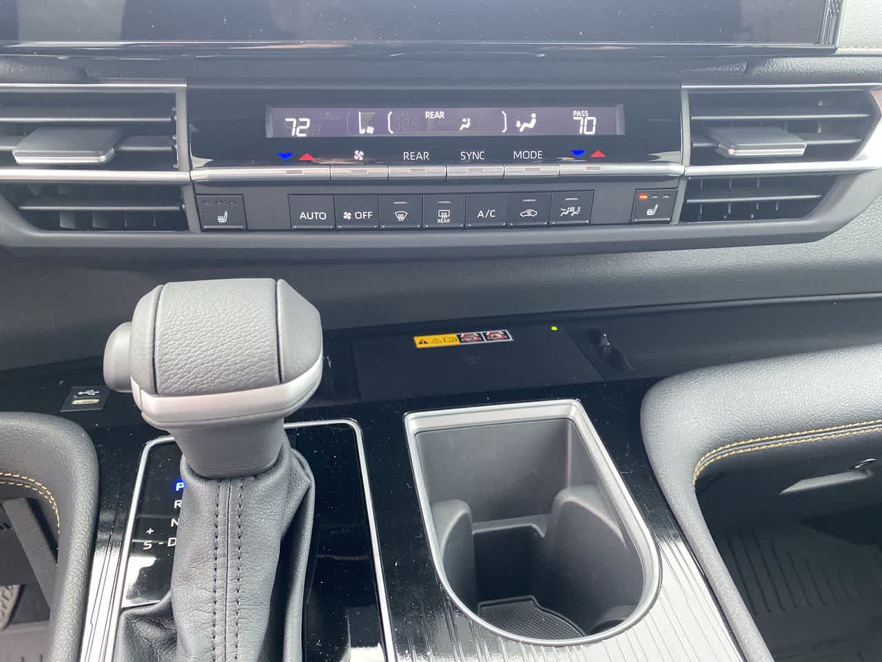 Thumbnail: 2025 Toyota Sienna - 18