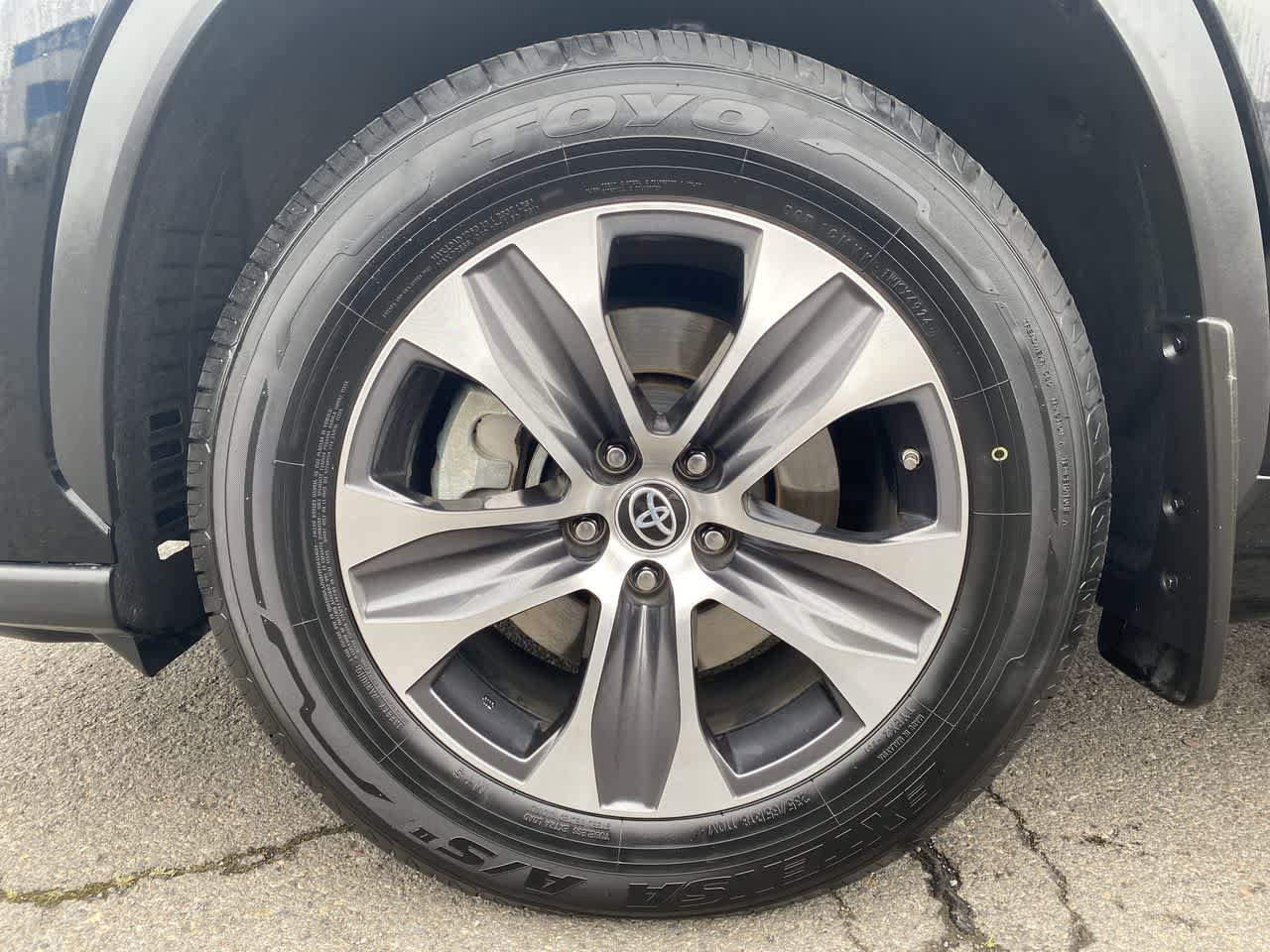 Thumbnail: 2022 Toyota Highlander - 10