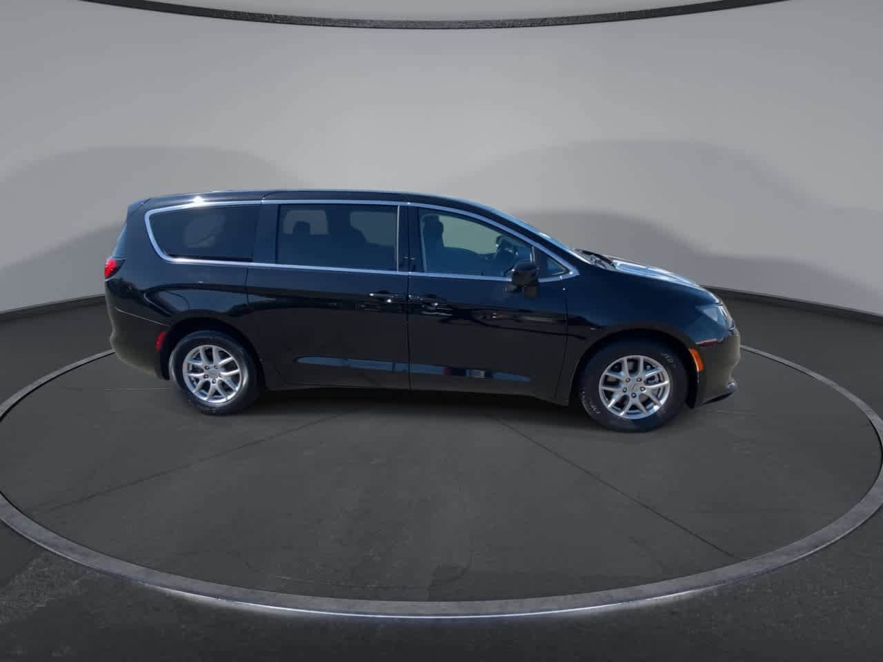 Thumbnail: 2024 Chrysler Voyager - 9
