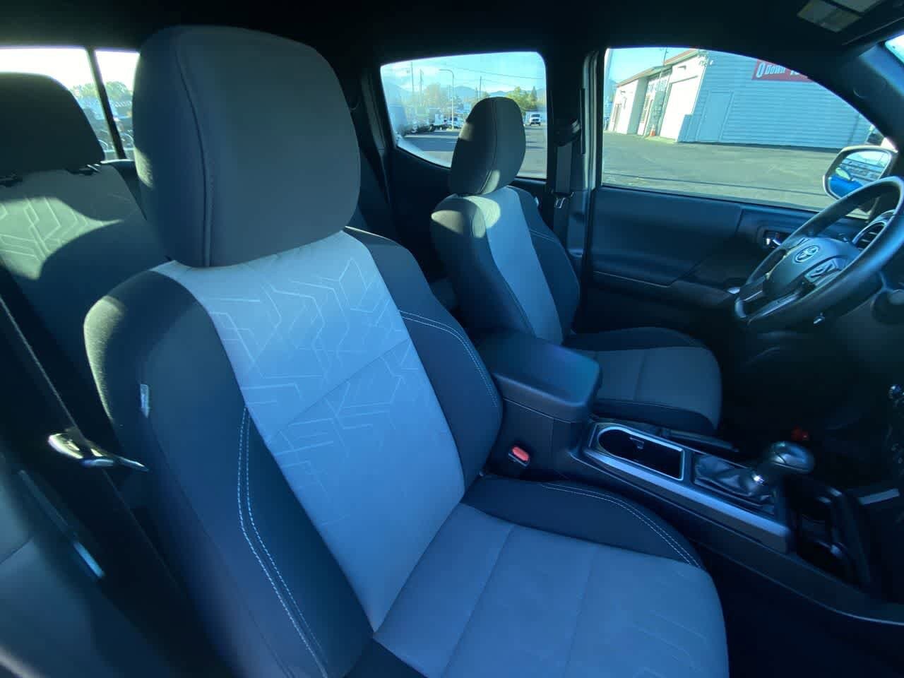 Thumbnail: 2020 Toyota Tacoma - 23