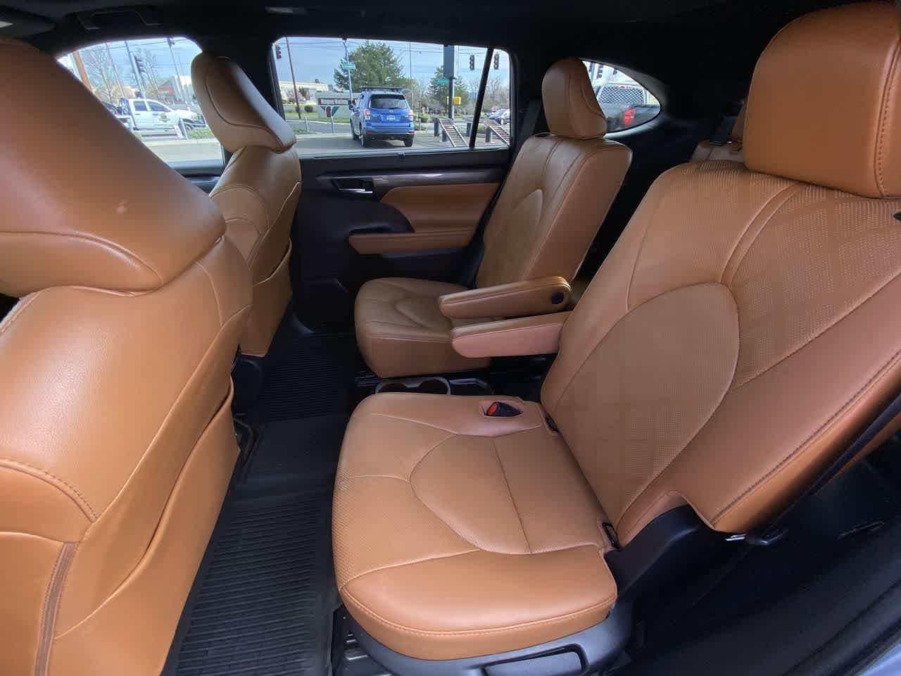 Thumbnail: 2021 Toyota Highlander - 23