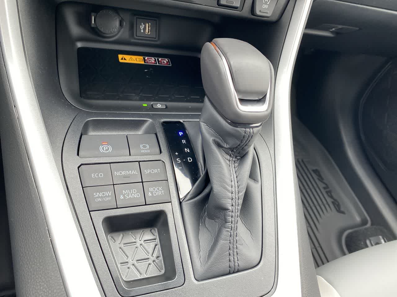 Thumbnail: 2025 Toyota RAV4 - 19