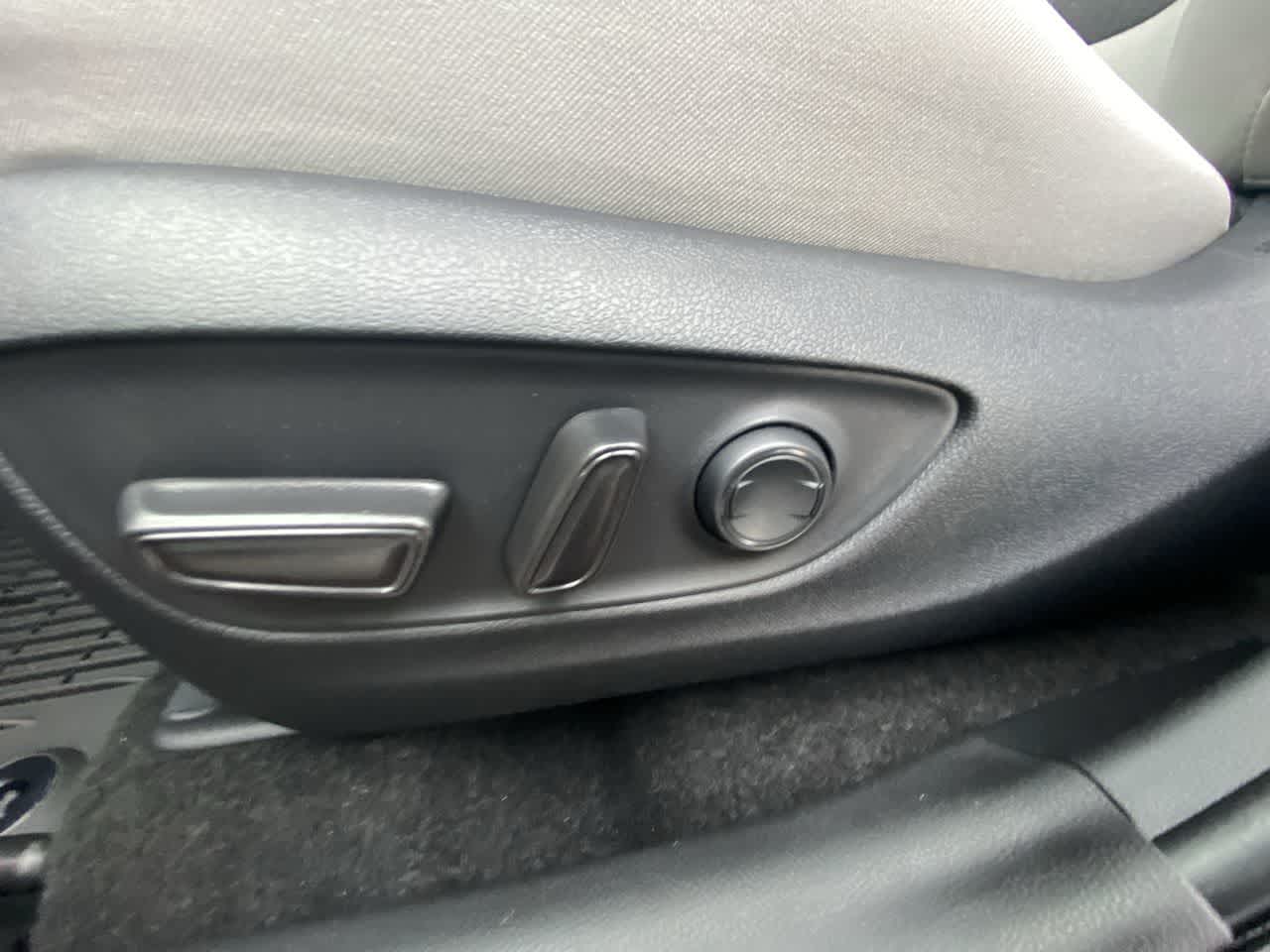 Thumbnail: 2025 Toyota RAV4 - 12