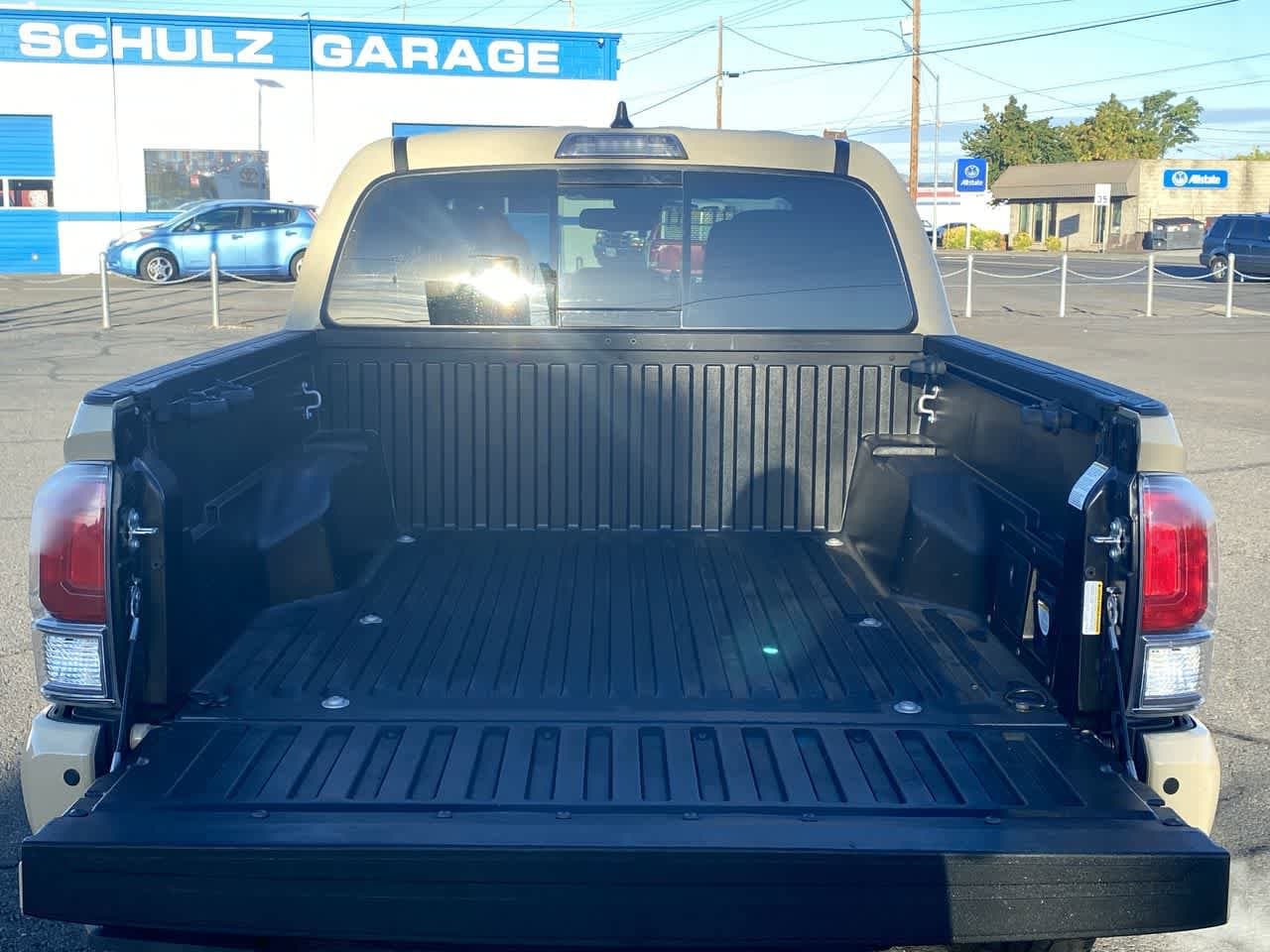 Thumbnail: 2020 Toyota Tacoma - 22