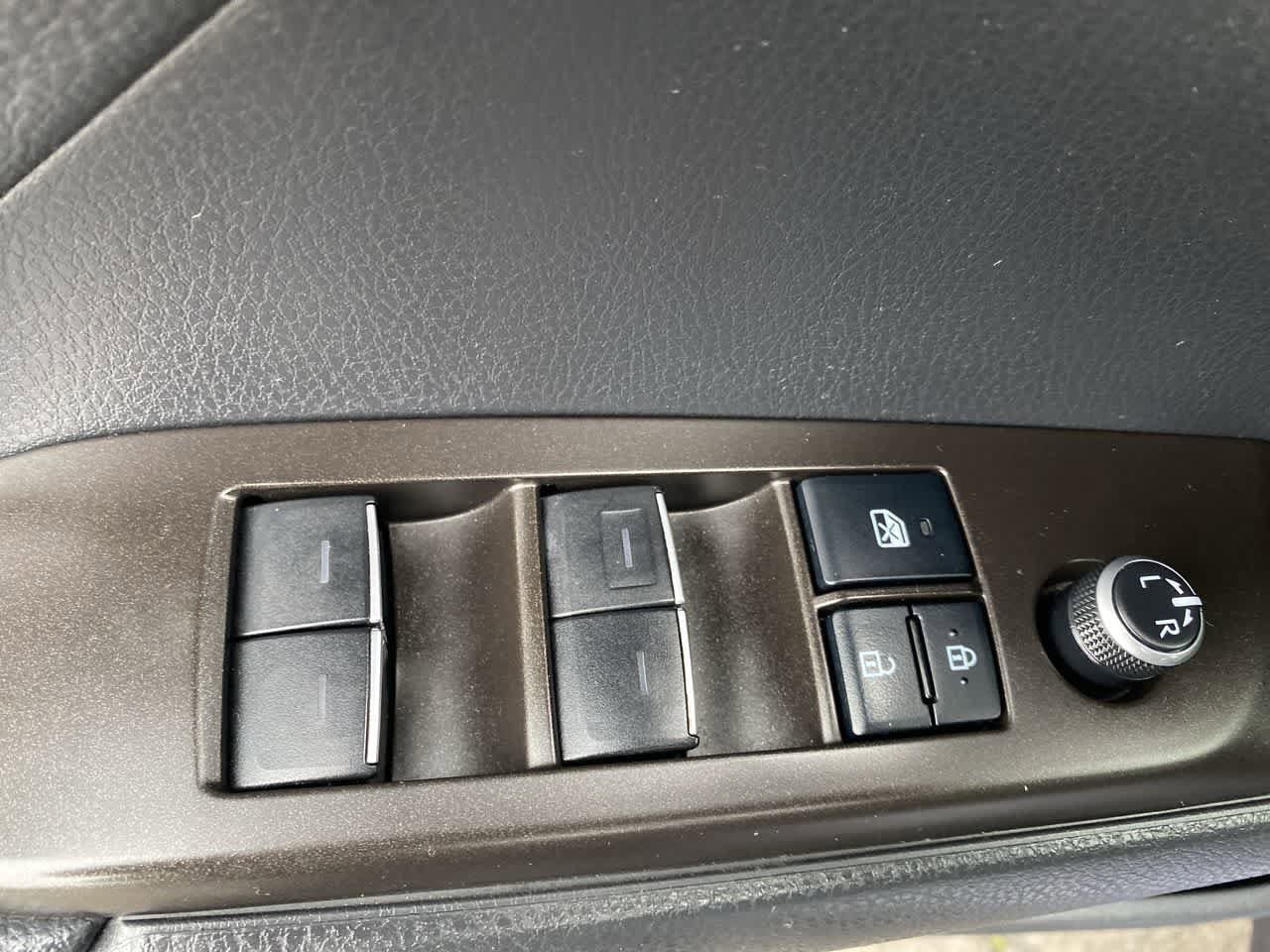 Thumbnail: 2022 Toyota Camry - 13