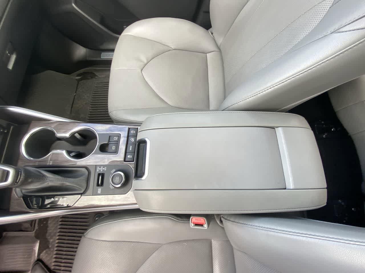 Thumbnail: 2022 Toyota Highlander - 20