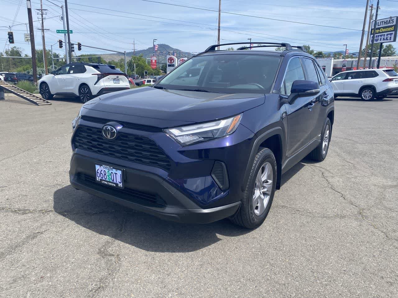 2025 Toyota RAV4 Hybrid XLE AWD's photo