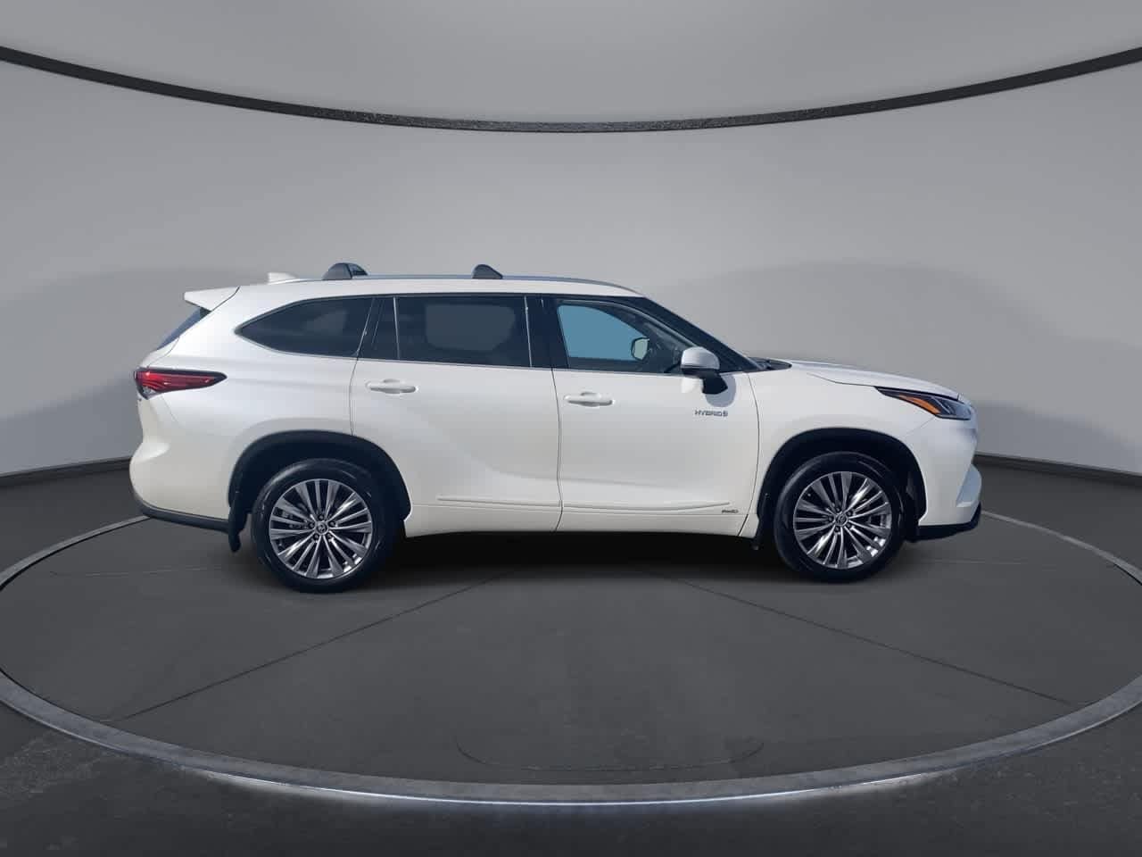 Thumbnail: 2020 Toyota Highlander - 2