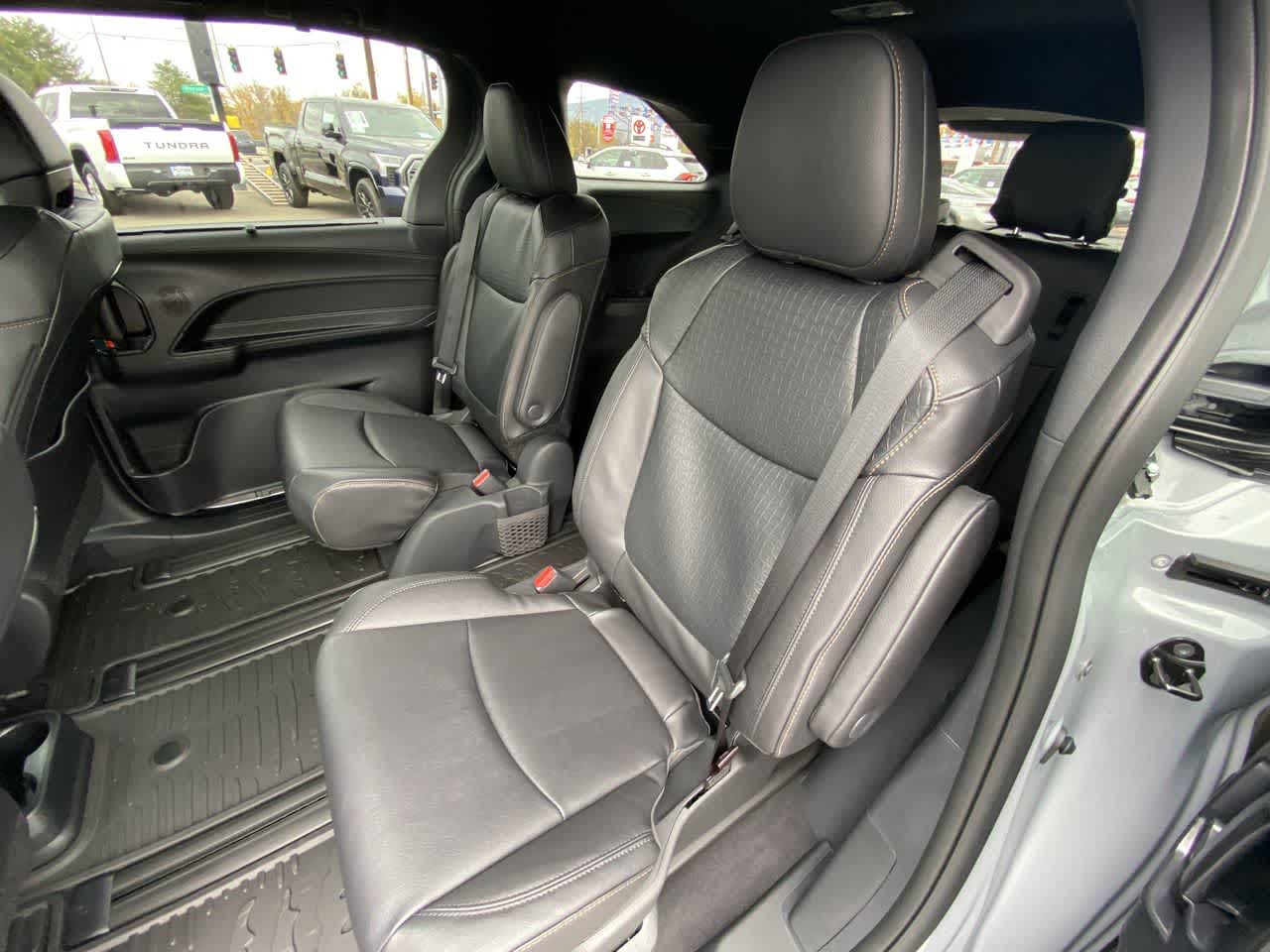 Thumbnail: 2025 Toyota Sienna - 22