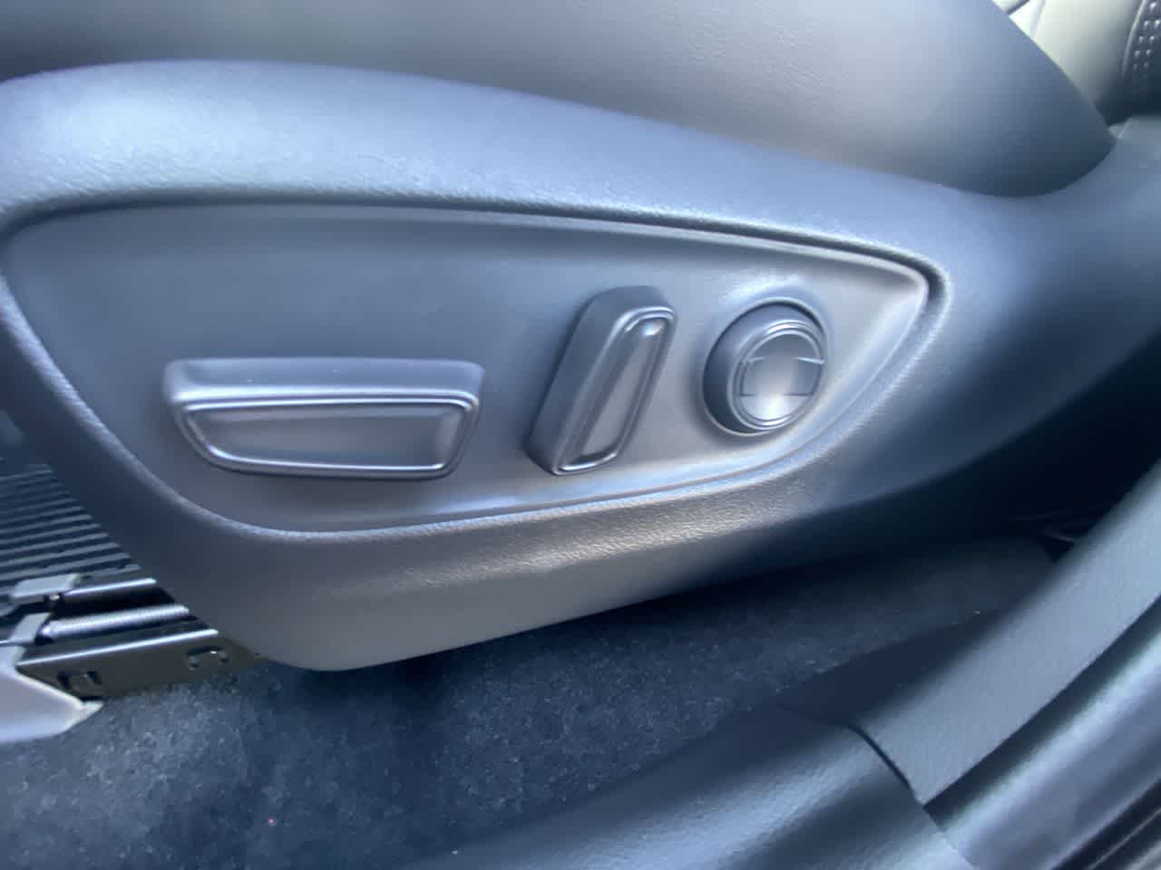 Thumbnail: 2025 Toyota RAV4 - 12