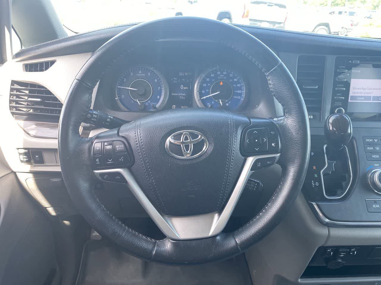 Thumbnail: 2018 Toyota Sienna - 14