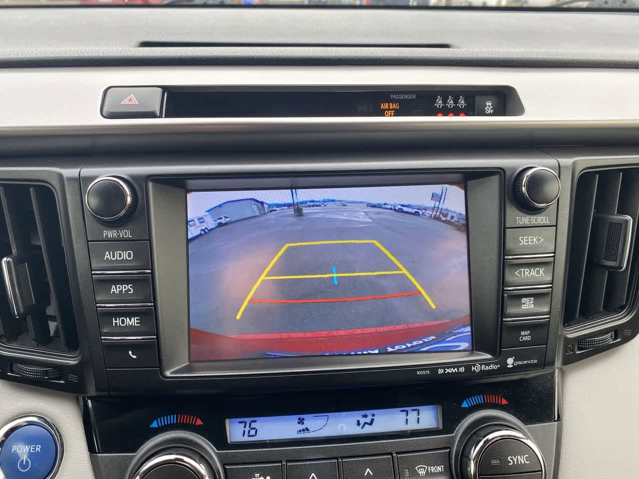 Thumbnail: 2018 Toyota RAV4 - 17