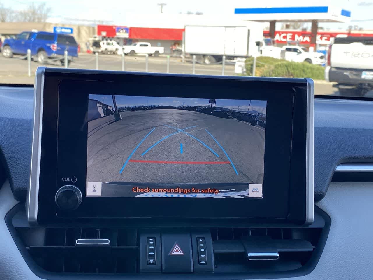 Thumbnail: 2023 Toyota RAV4 - 17