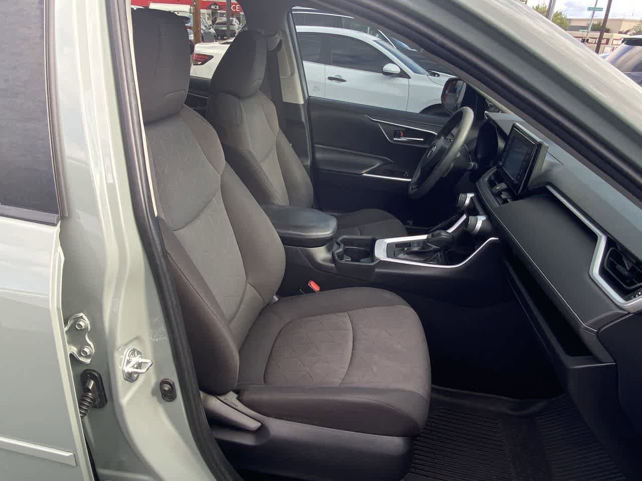 Thumbnail: 2019 Toyota RAV4 - 23