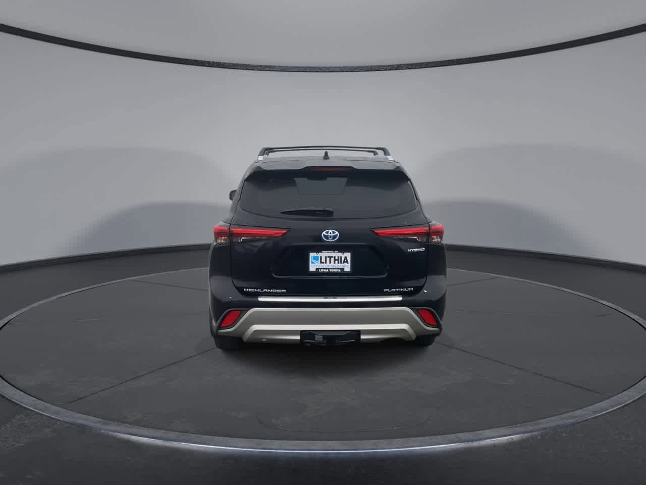 Thumbnail: 2023 Toyota Highlander - 7