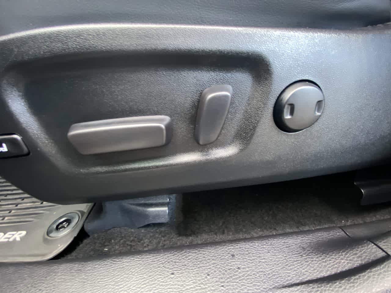 Thumbnail: 2018 Toyota Highlander - 12