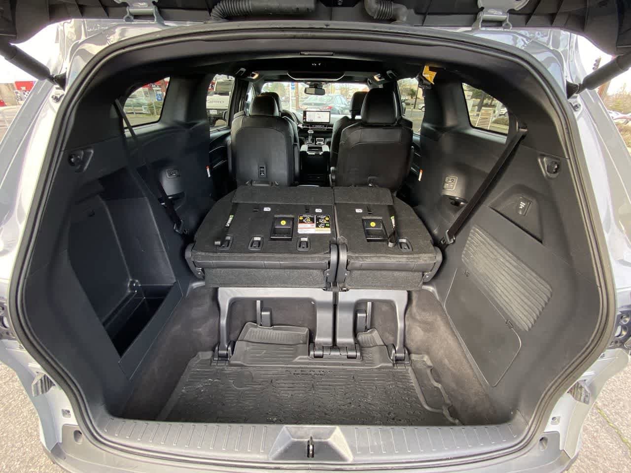 Thumbnail: 2025 Toyota Sienna - 24