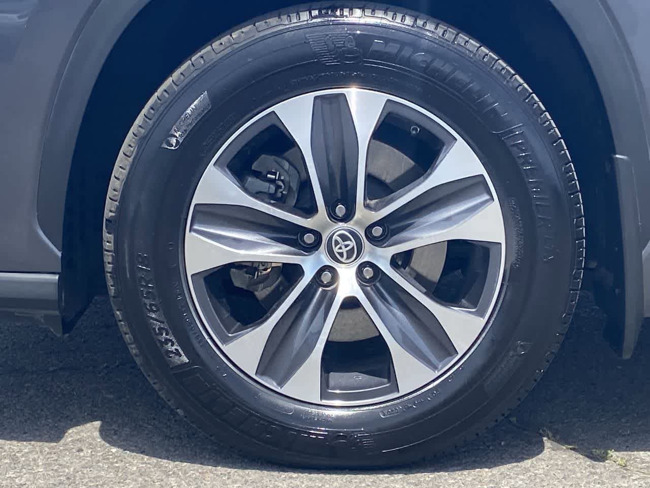 Thumbnail: 2020 Toyota Highlander - 10