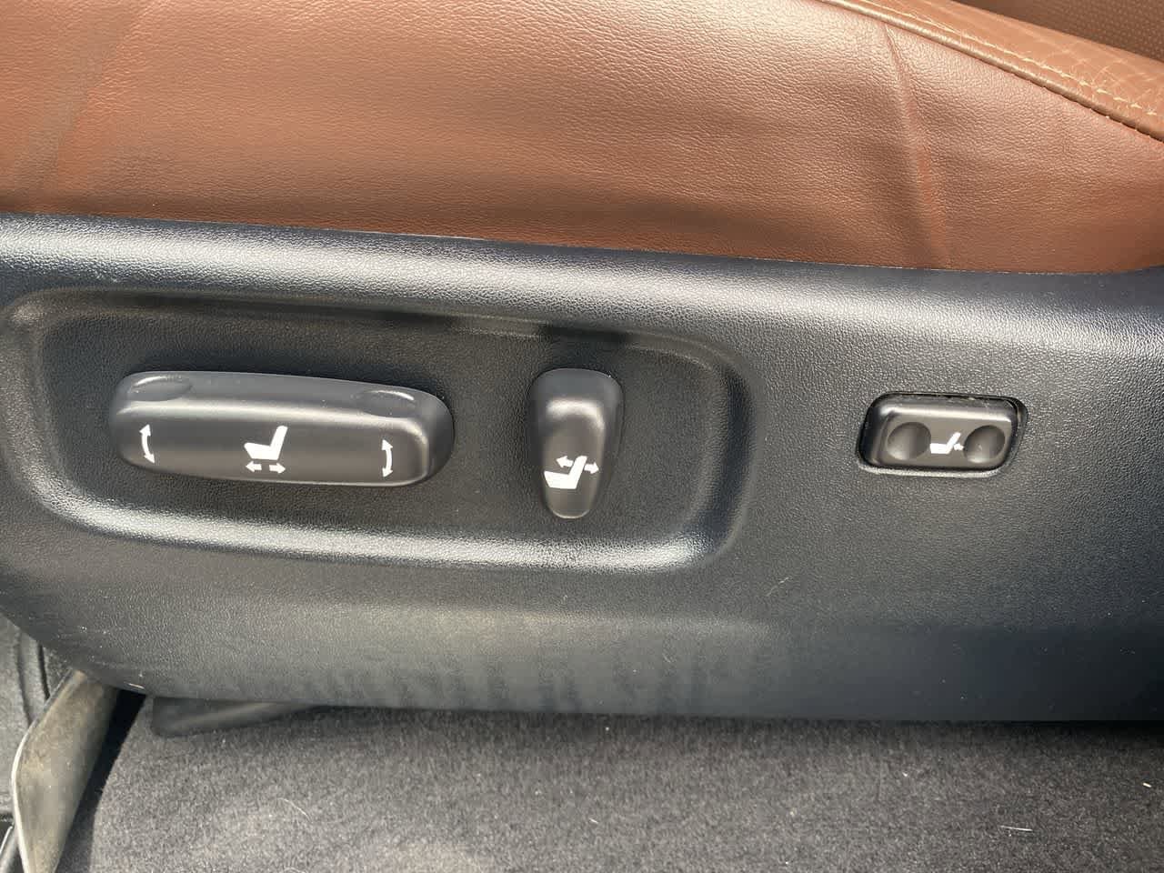 Thumbnail: 2019 Toyota Land Cruiser - 12