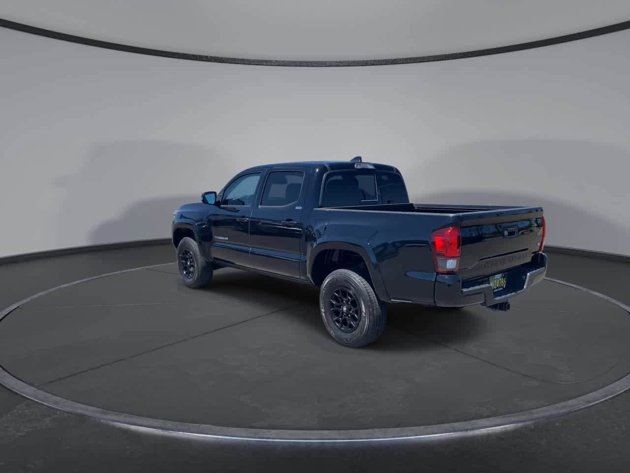 Thumbnail: 2022 Toyota Tacoma - 8
