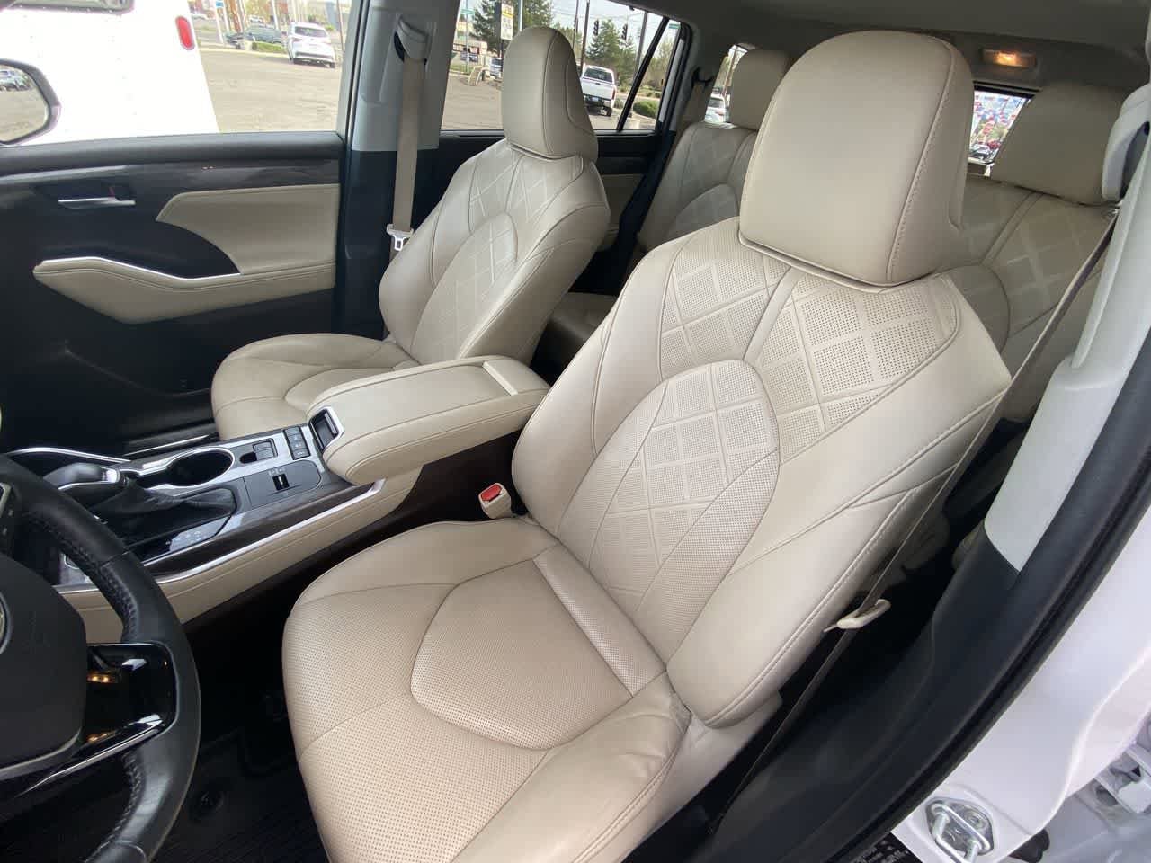 Thumbnail: 2020 Toyota Highlander - 11