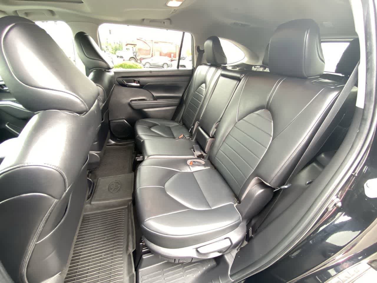 Thumbnail: 2022 Toyota Highlander - 22