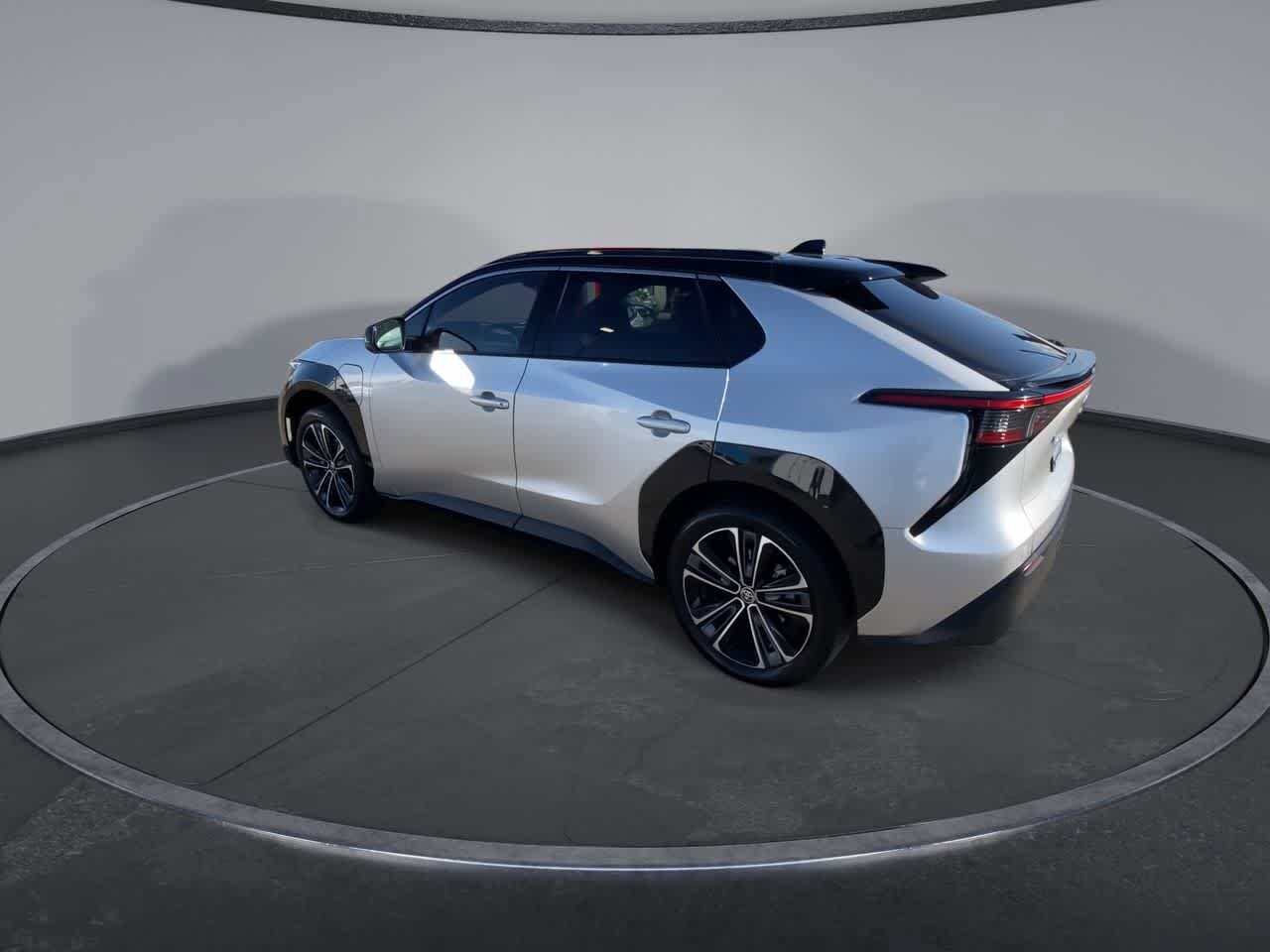 2023 Toyota bZ4X Limited 6