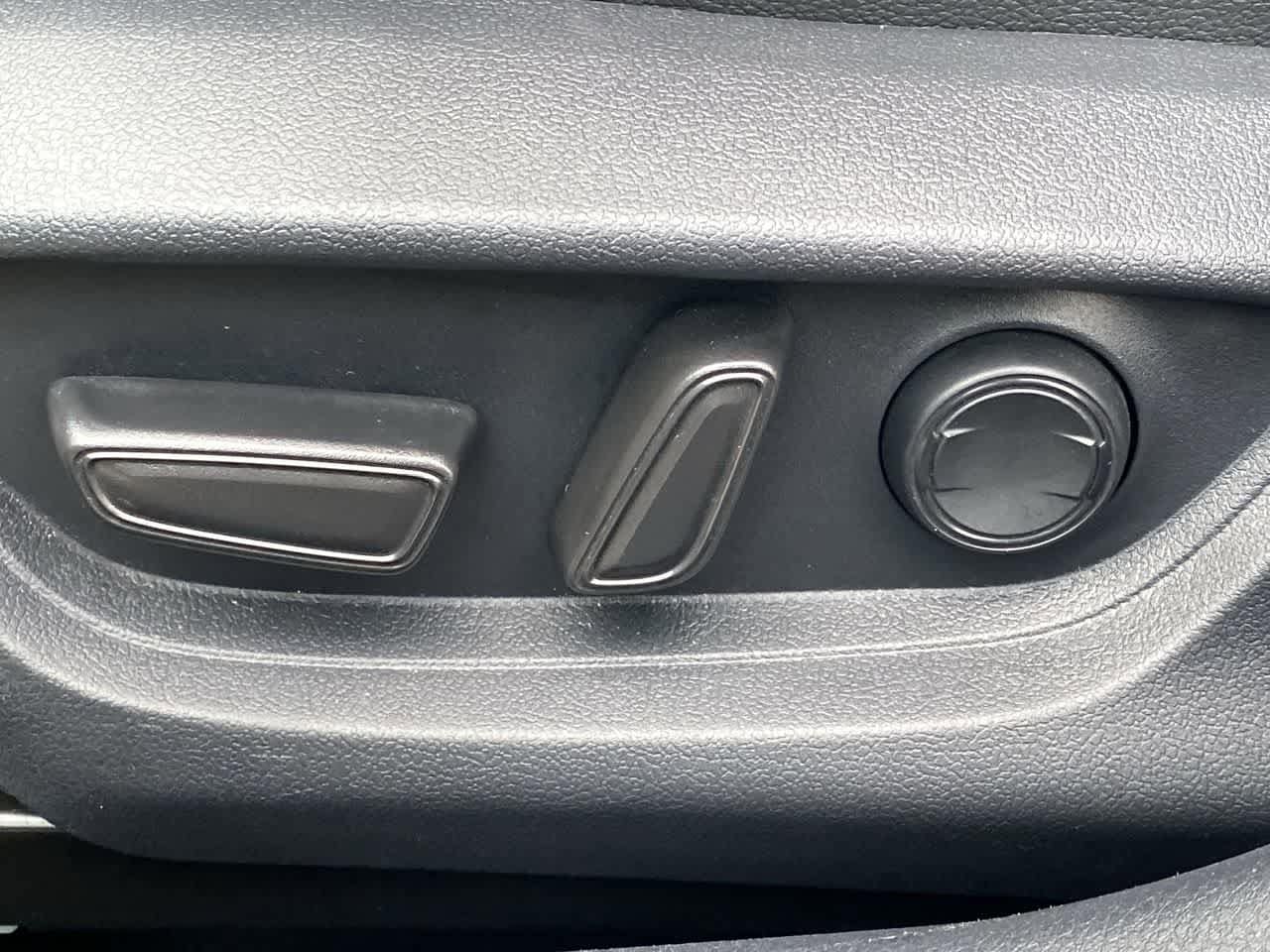 Thumbnail: 2025 Toyota Camry - 12