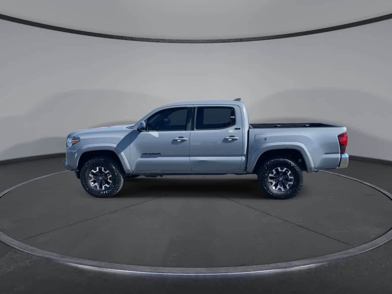 Thumbnail: 2019 Toyota Tacoma - 5