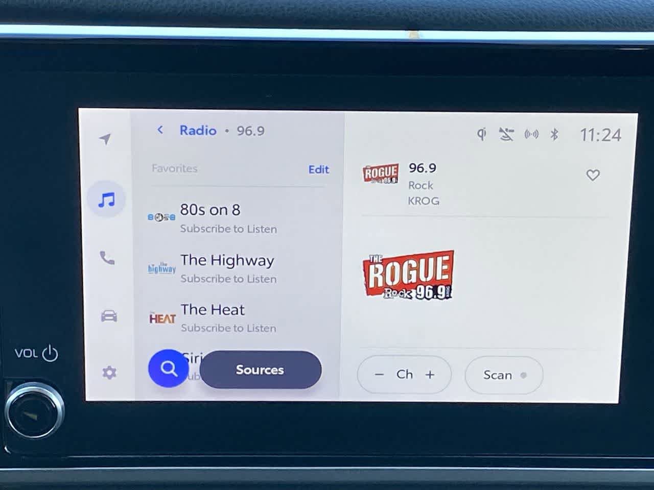 Thumbnail: 2025 Toyota Camry - 16