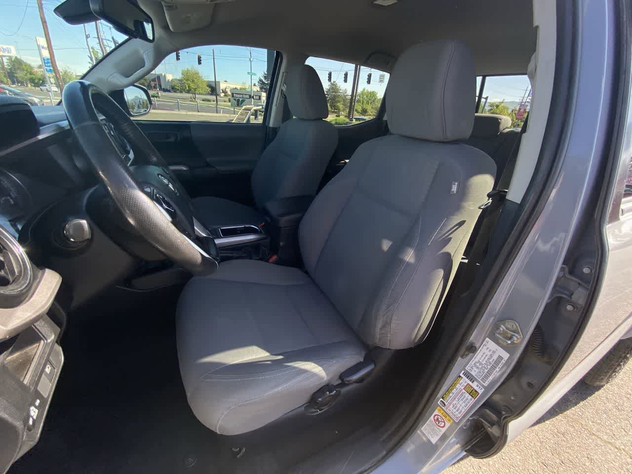 Thumbnail: 2019 Toyota Tacoma - 11