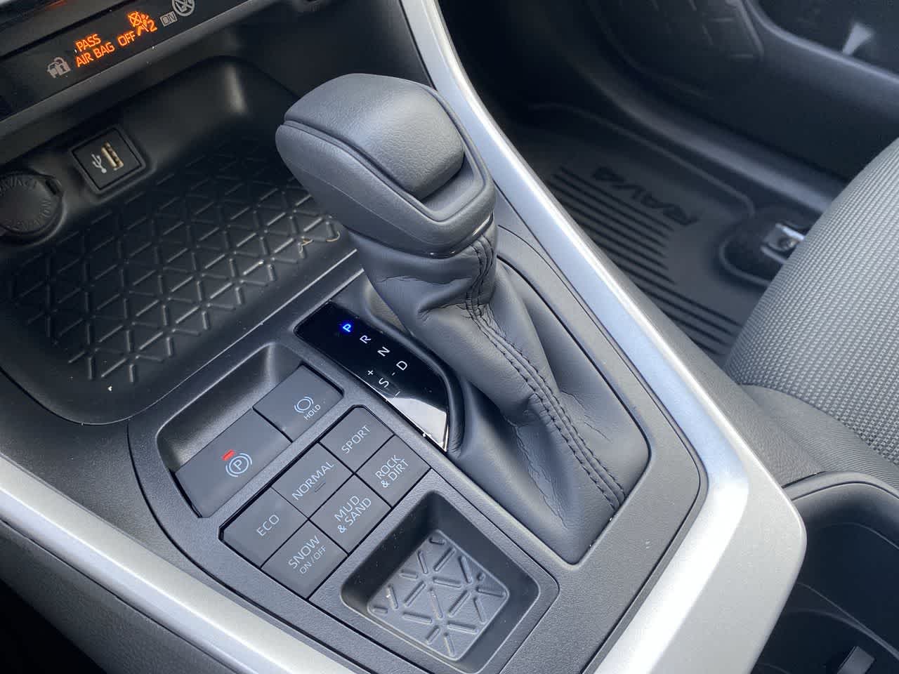 Thumbnail: 2025 Toyota RAV4 - 19