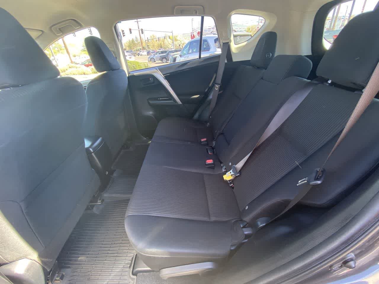 Thumbnail: 2016 Toyota RAV4 - 22