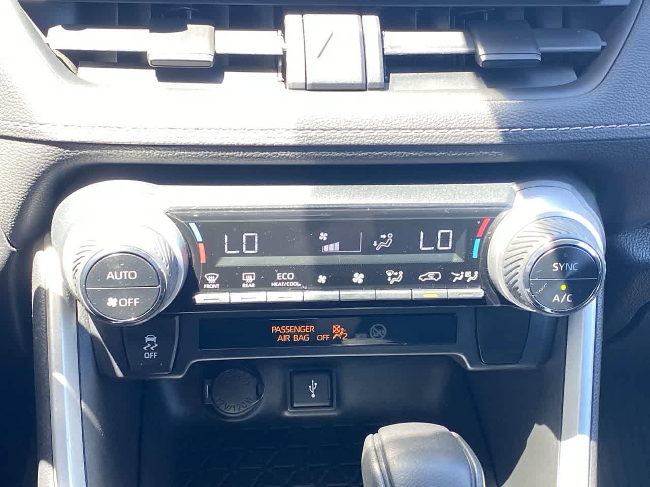 Thumbnail: 2021 Toyota RAV4 - 18